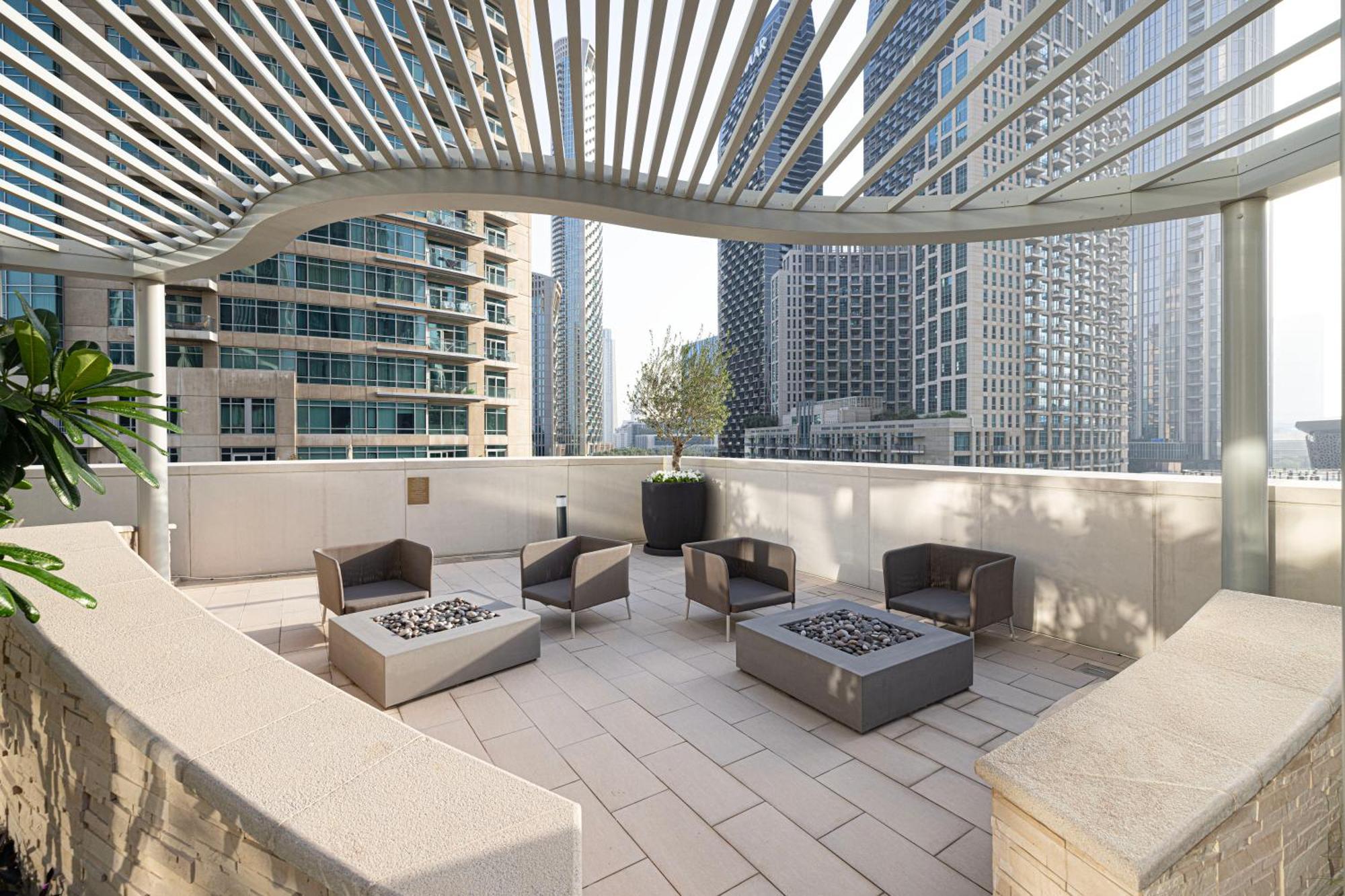 Apartment Luxury 4br In Downtown With Burj View