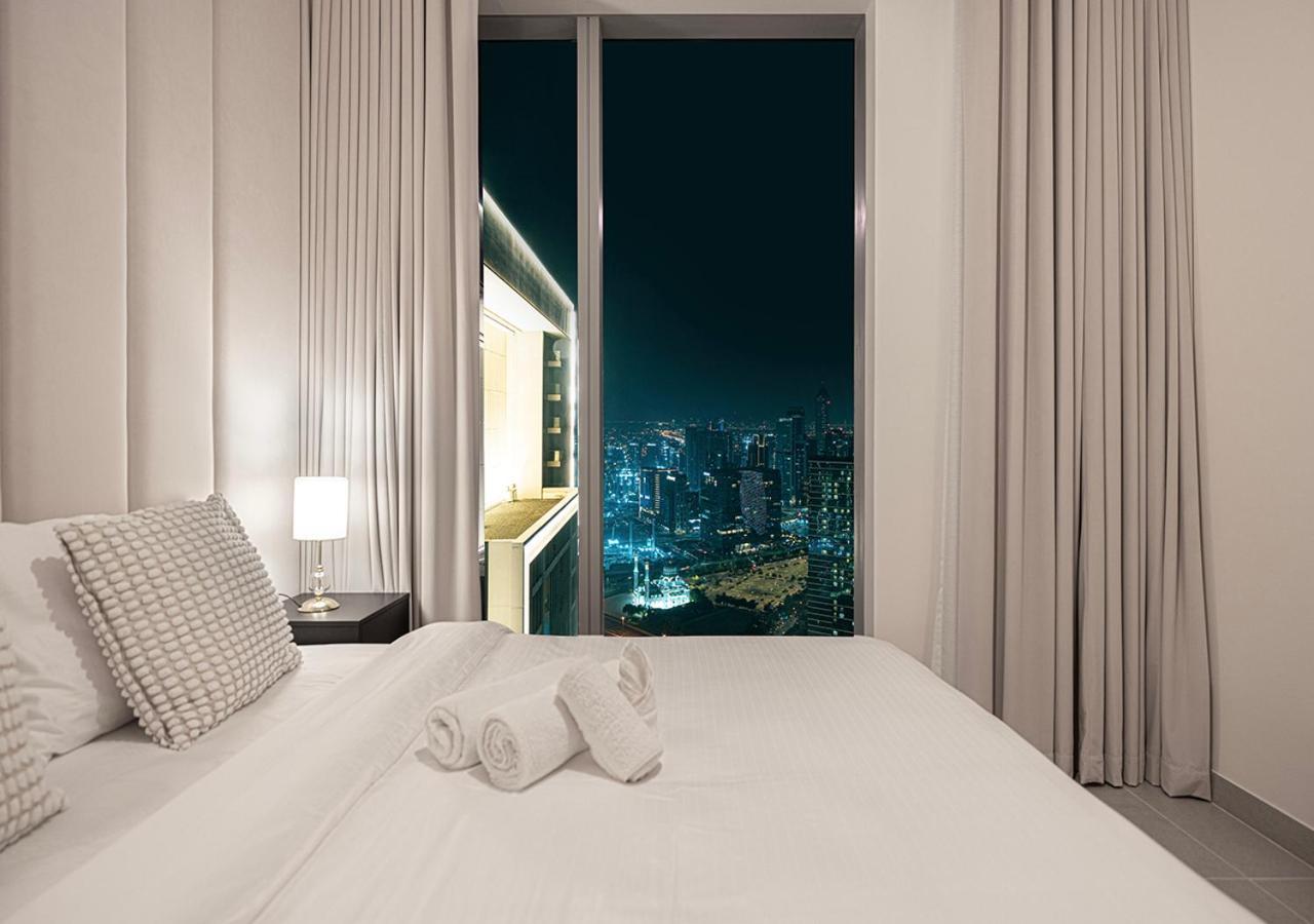 Luxury 4br In Downtown With Burj View Dubai